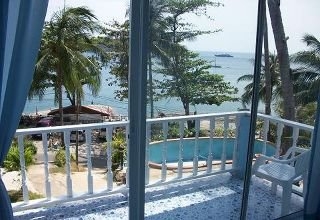 Imagen de la habitación del Hotel Naiharn On The Rock Resort. Foto 13