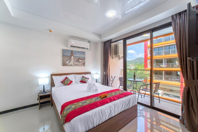 Imagen general del Hotel Naiharn Sea Apartment. Foto 3