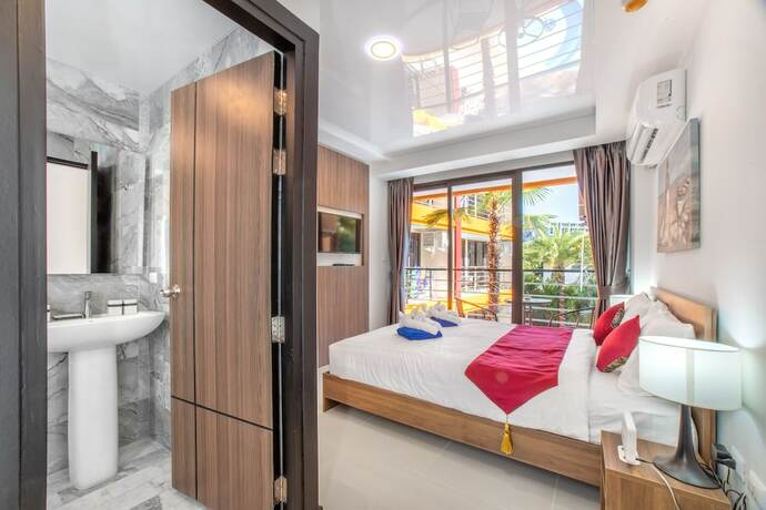 Imagen general del Hotel Naiharn Sea Apartment. Foto 5
