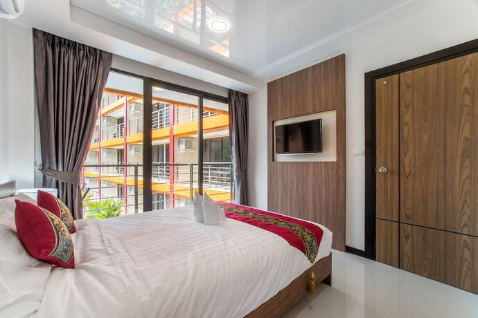 Imagen general del Hotel Naiharn Sea Apartment. Foto 6