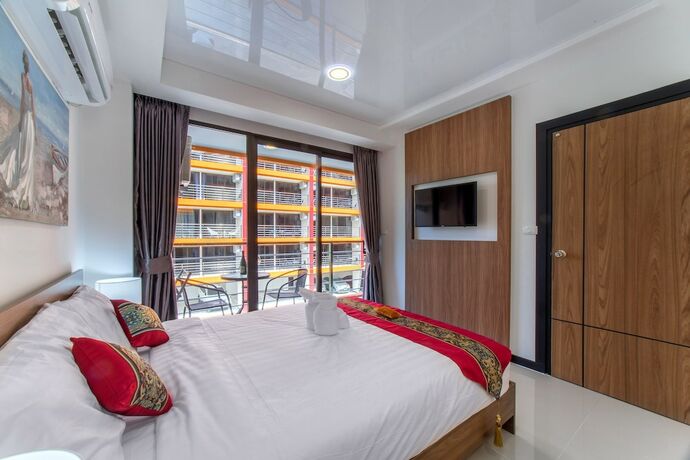 Imagen general del Hotel Naiharn Sea Apartment. Foto 8