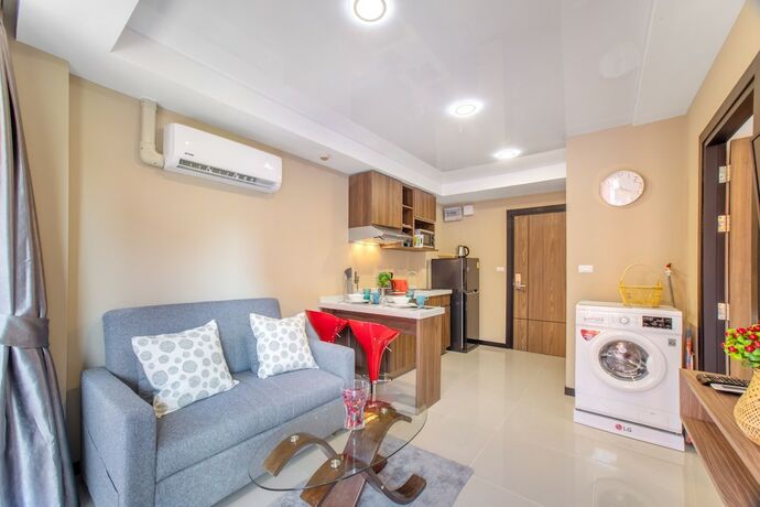 Imagen de la habitación del Hotel Naiharn Sea Apartment. Foto 13