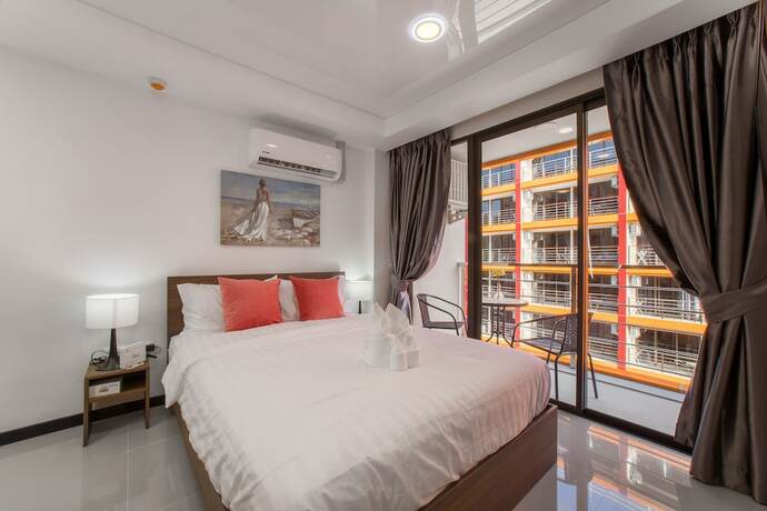 Imagen de la habitación del Hotel Naiharn Sea Apartment. Foto 16