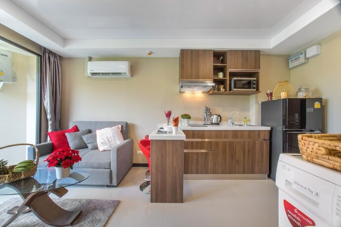 Imagen de la habitación del Hotel Naiharn Sea Apartment. Foto 17