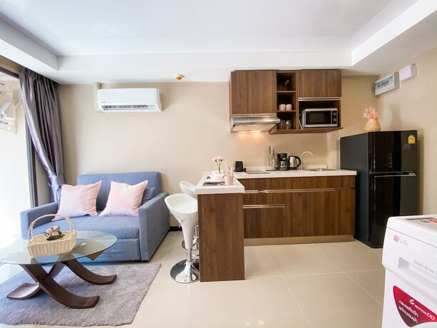 Imagen de la habitación del Hotel Naiharn Sea Apartment. Foto 18