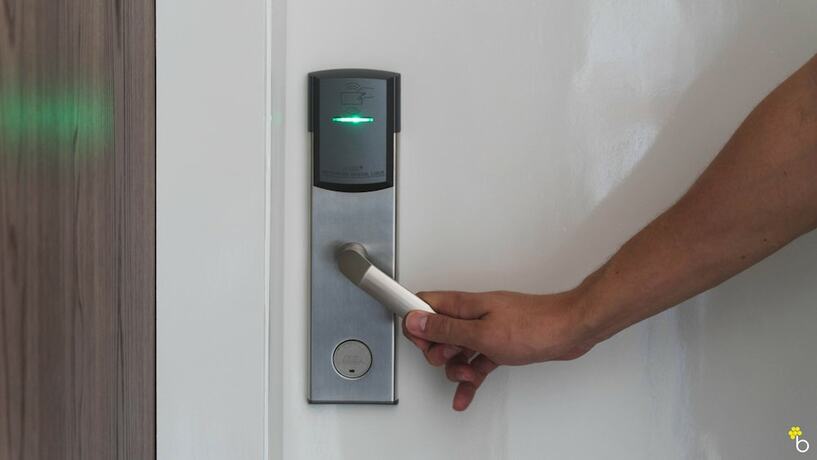 Imagen de la habitación del Hotel Naim. Foto 11