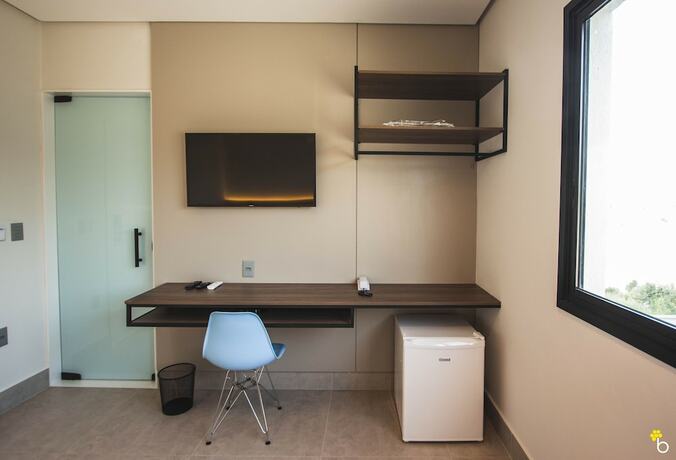 Imagen de la habitación del Hotel Naim. Foto 13