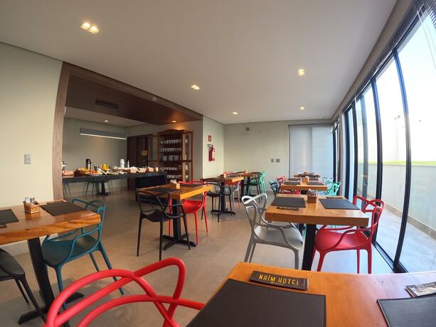 Imagen general del Hotel Naim. Foto 4