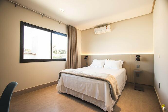 Imagen de la habitación del Hotel Naim. Foto 15