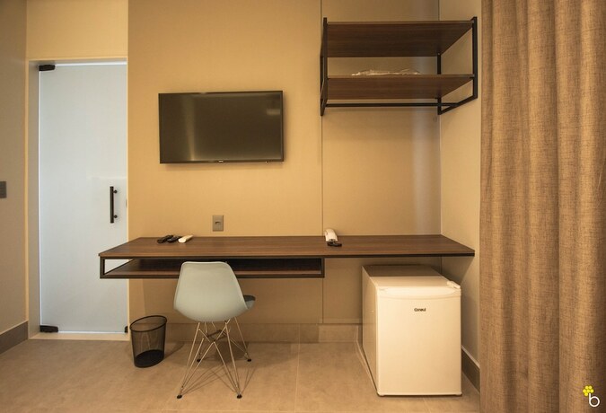 Imagen de la habitación del Hotel Naim. Foto 16