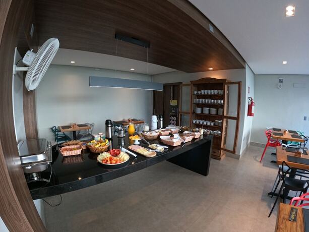 Imagen general del Hotel Naim. Foto 7