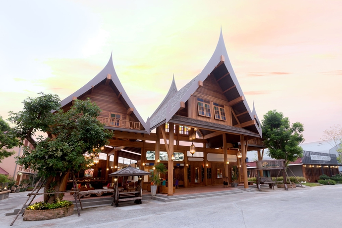 Imagen de los exteriores del Hotel Naina Resort and Spa. Foto 11