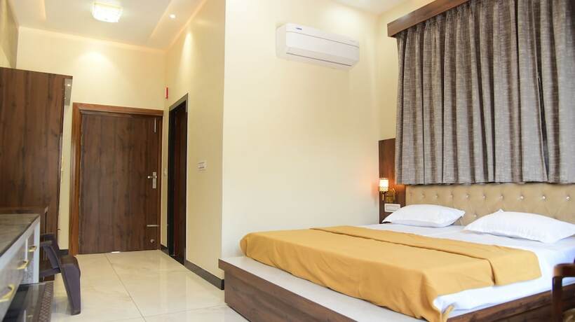 Imagen de la habitación del Hotel Naini Hill Inn. Foto 7