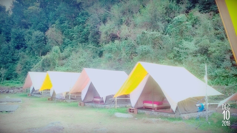 Imagen de la habitación del Hotel Nainital River Camp. Foto 5