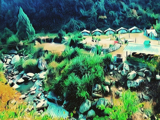 Imagen general del Hotel Nainital River Camp. Foto 1