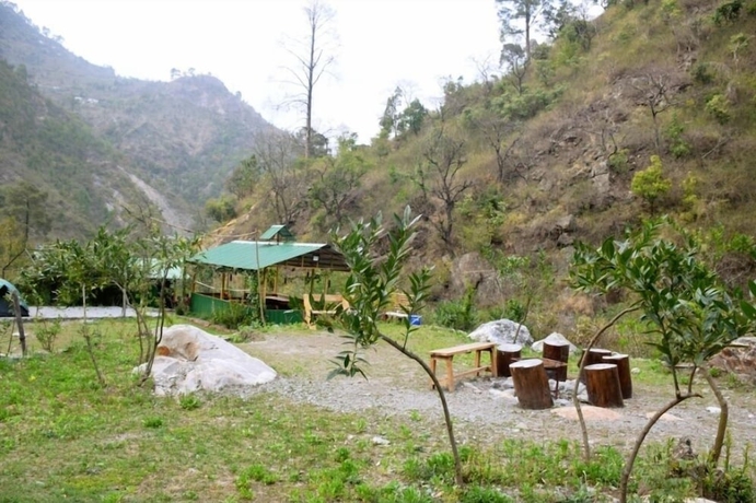 Imagen de los interiores del Hotel Nainital River Camp. Foto 19