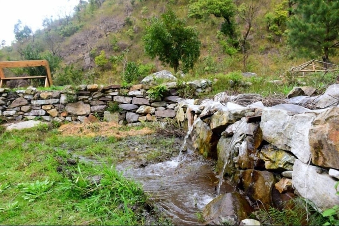 Imagen de los exteriores del Hotel Nainital River Camp. Foto 16
