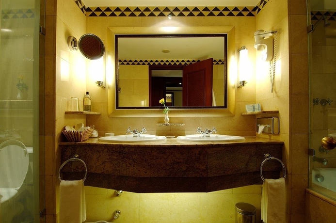 Imagen de la habitación del Hotel Nairobi Serena. Foto 8