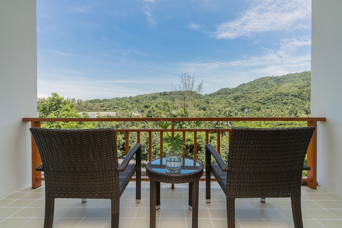 Imagen de la habitación del Hotel Naithonburi Beach Resort. Foto 5