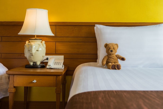 Imagen de la habitación del Hotel Naithonburi Beach Resort. Foto 7