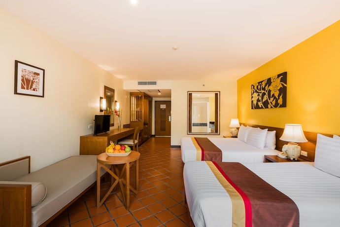 Imagen de la habitación del Hotel Naithonburi Beach Resort. Foto 13