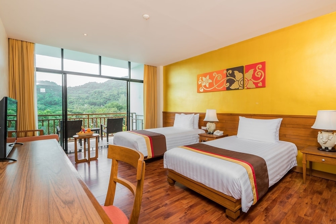 Imagen de la habitación del Hotel Naithonburi Beach Resort. Foto 14