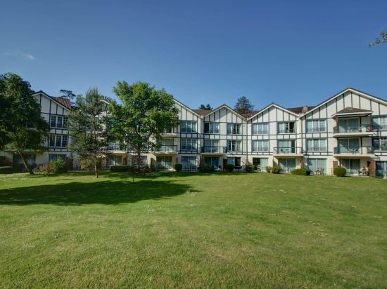 Imagen de los exteriores del Hotel Najeti Du Parc. Foto 16