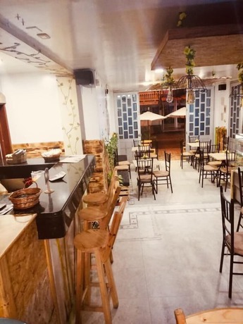 Imagen del bar/restaurante del Hotel Najjez. Foto 3