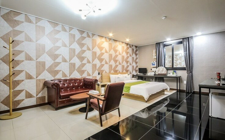 Imagen de la habitación del Hotel Naju Breeze Self Check-in Motel. Foto 19