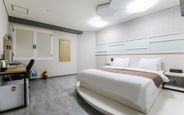 Imagen de la habitación del Hotel Naju Dream Hotel. Foto 11