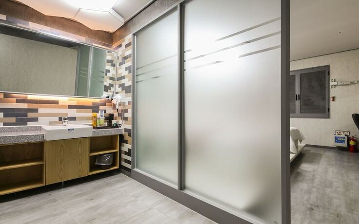 Imagen de la habitación del Hotel Naju Dream Hotel. Foto 30