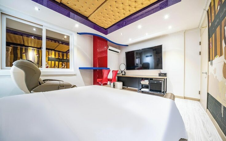 Imagen de la habitación del Hotel Naju Show. Foto 14