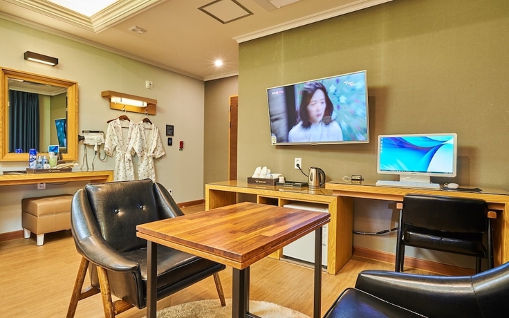 Imagen de la habitación del Hotel Naju Welcome Business. Foto 15