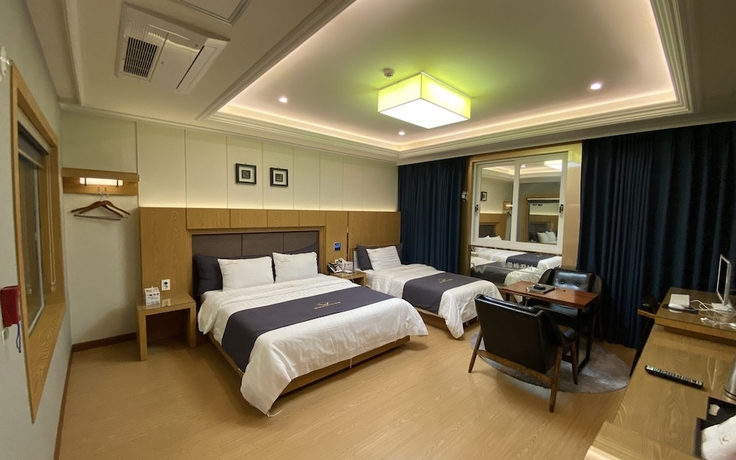 Imagen de la habitación del Hotel Naju Welcome Business. Foto 17