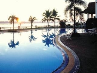 Imagen de la piscina del Hotel Nakhonphanom River View. Foto 12
