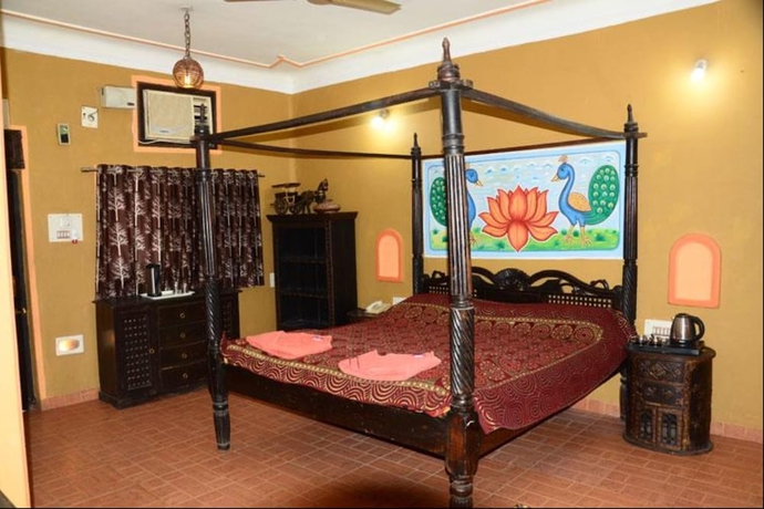 Imagen de la habitación del Hotel Nakhrali Dhani Village Resort. Foto 8