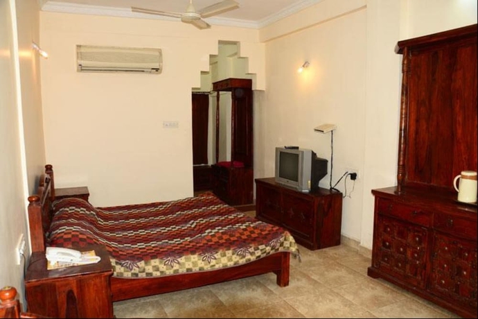 Imagen de la habitación del Hotel Nakhrali Dhani Village Resort. Foto 12