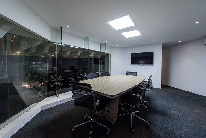 Imagen de los interiores del Hotel Naki Suites At Silvertown. Foto 16