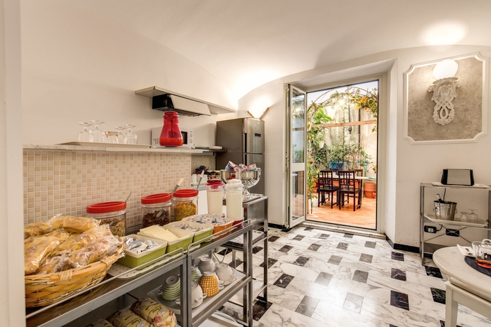 Imagen del bar/restaurante del Hotel Nakissa Inn. Foto 2