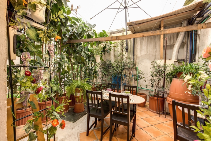 Imagen de los exteriores del Hotel Nakissa Inn. Foto 13