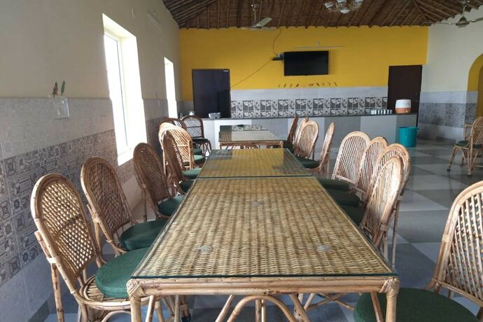 Imagen del bar/restaurante del Hotel Nakshatra Resort. Foto 16