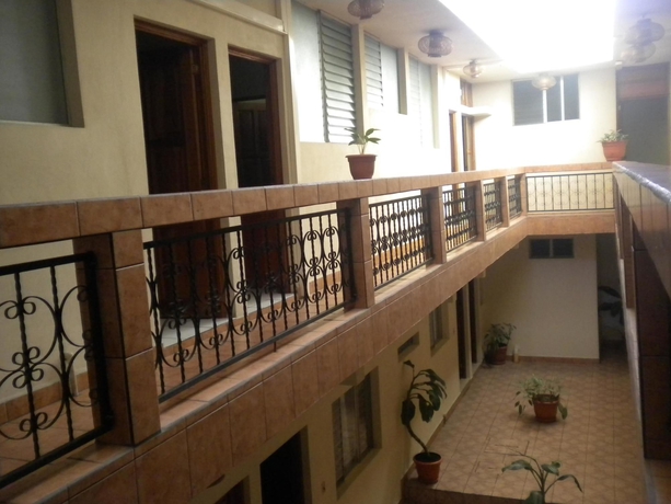 Imagen de los exteriores del Hotel Nakum. Foto 13