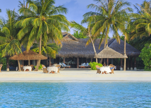 Imagen de los exteriores del Hotel Naladhu Private Island Maldives. Foto 8