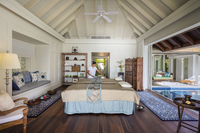 Imagen de los interiores del Hotel Naladhu Private Island Maldives. Foto 15