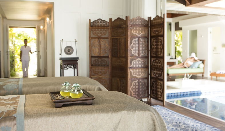 Imagen de los interiores del Hotel Naladhu Private Island Maldives. Foto 16