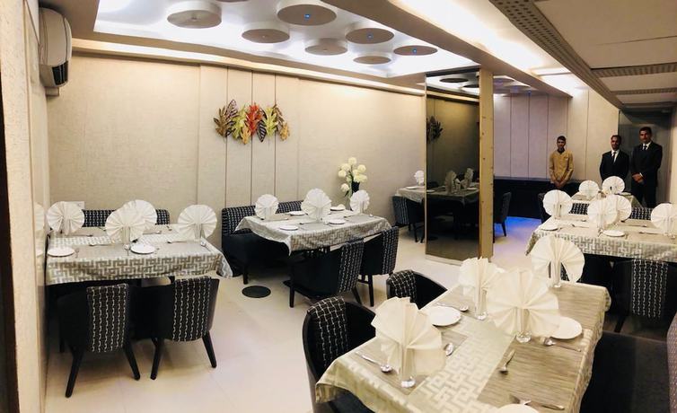 Imagen del bar/restaurante del Hotel Nalanda. Foto 4