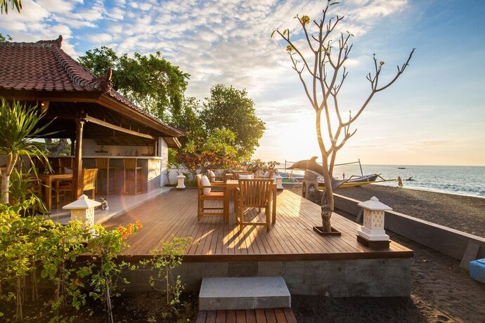 Imagen del bar/restaurante del Hotel Nalika Beach Resort and Restaurant. Foto 20