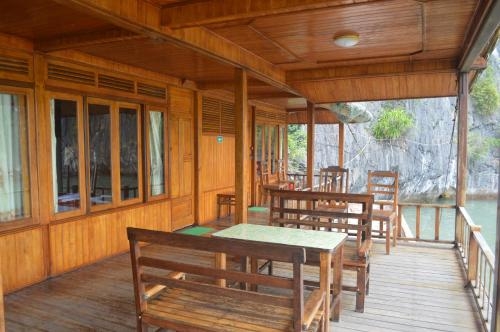 Imagen de la habitación del Hotel Nam Cat Island Resort - Catbabay. Foto 6