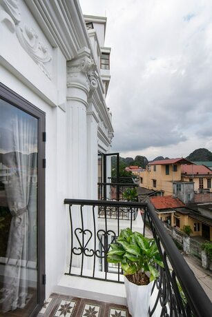 Imagen de la habitación del Hotel Nam Hoa. Foto 26