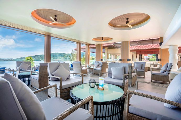 Imagen del bar/restaurante del Hotel Namaka Resort Kamala. Foto 4